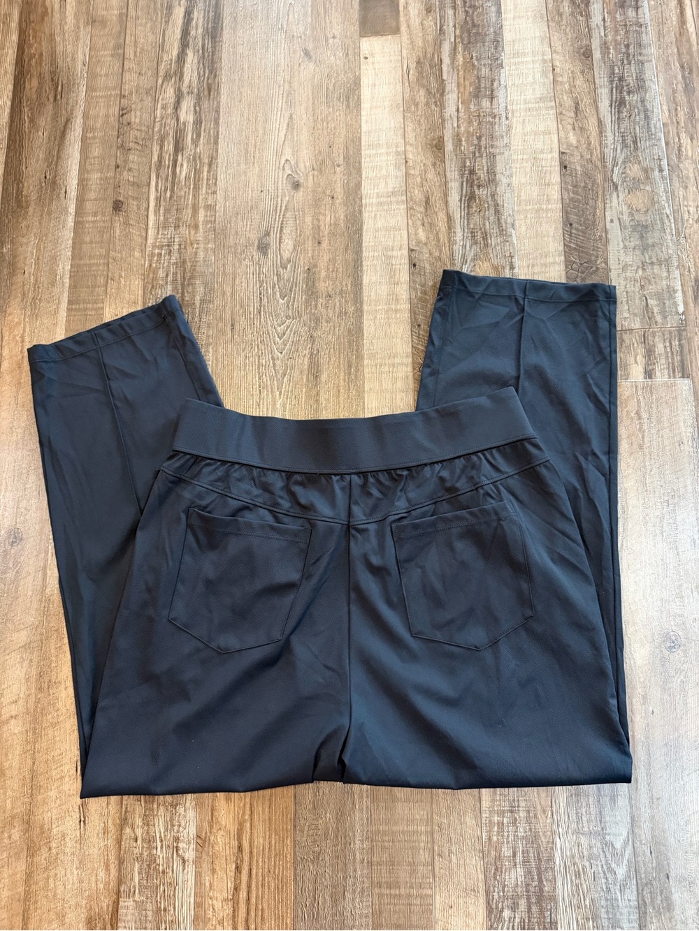 HALARA Black Ankle-Length Pull-On Pants Sz lg nwot